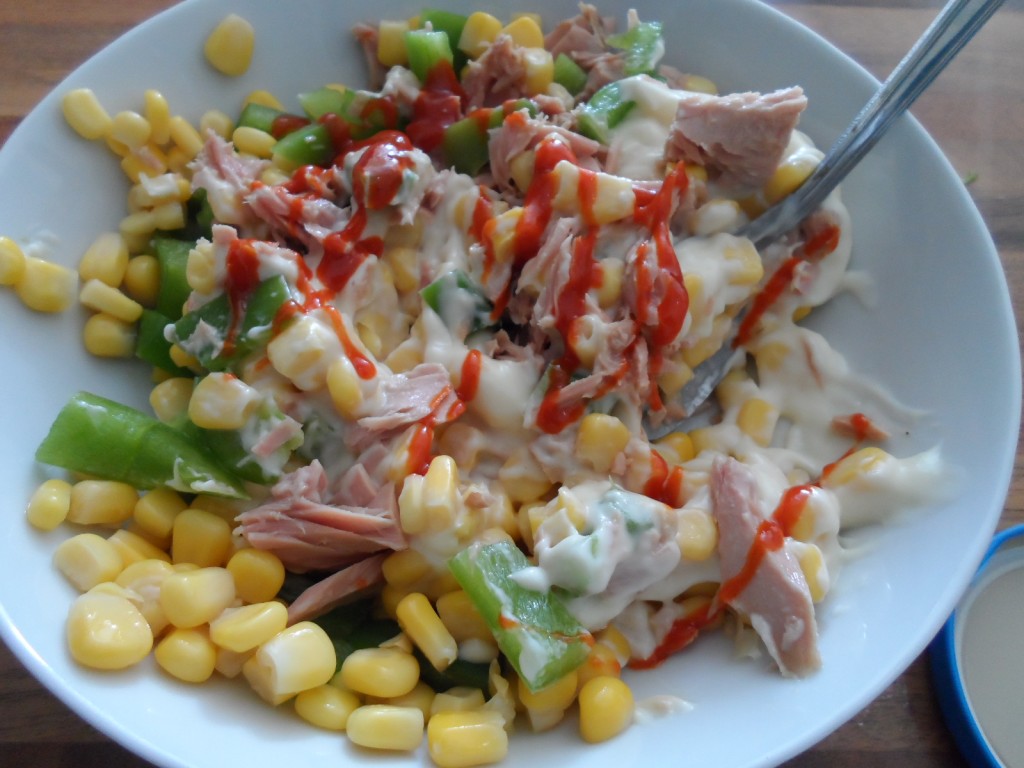Combined tuna, sweetcorn, green pepper, mayo and srriarcha
